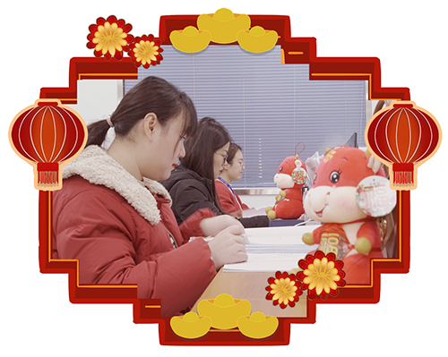 少年自知韶光貴，策馬揚(yáng)鞭自奮蹄